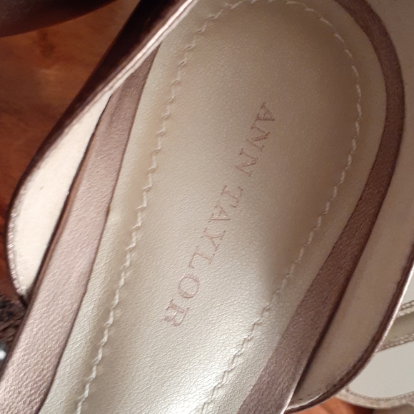 ANN TAYLOR SHOES - Picture 7 of 8